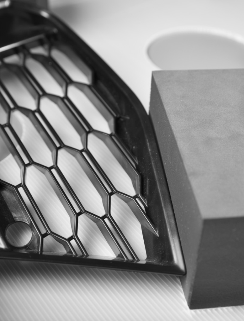 fixace automobilových dílů